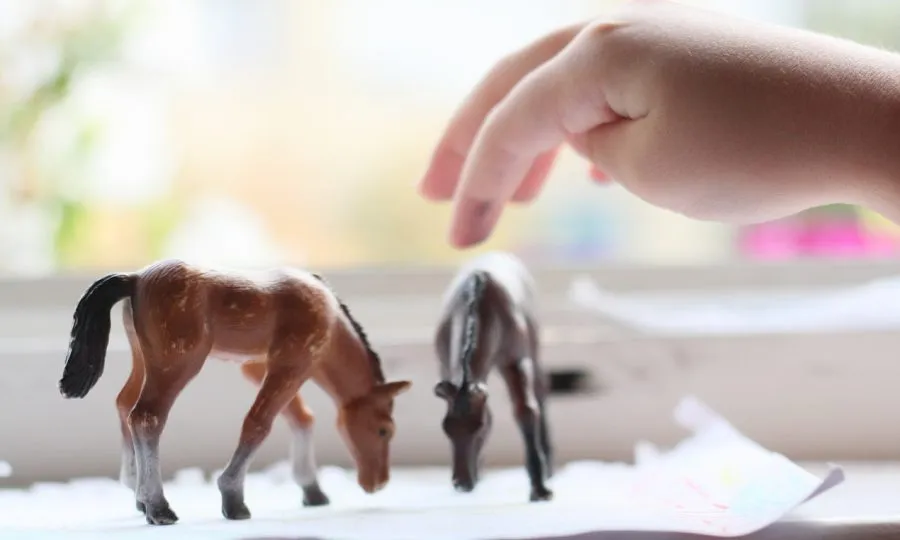 Czym są figurki Schleich i dlaczego są tak uwielbiane przez dzieci?